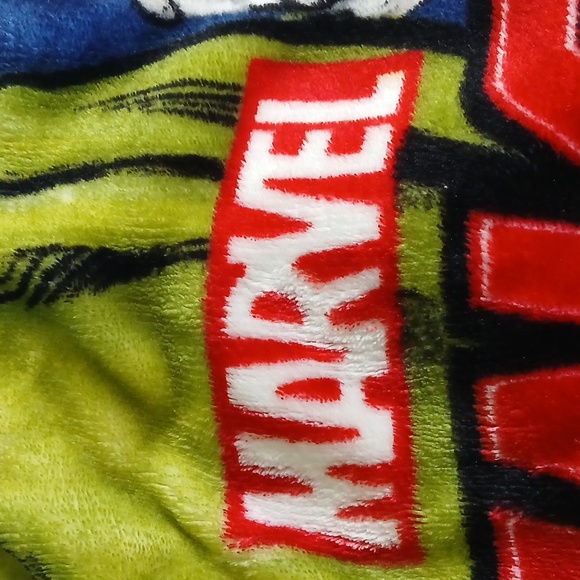 Marvel Avengers Fleece Throw Blanket - Red, Blue, Green - Picture 3 of 4